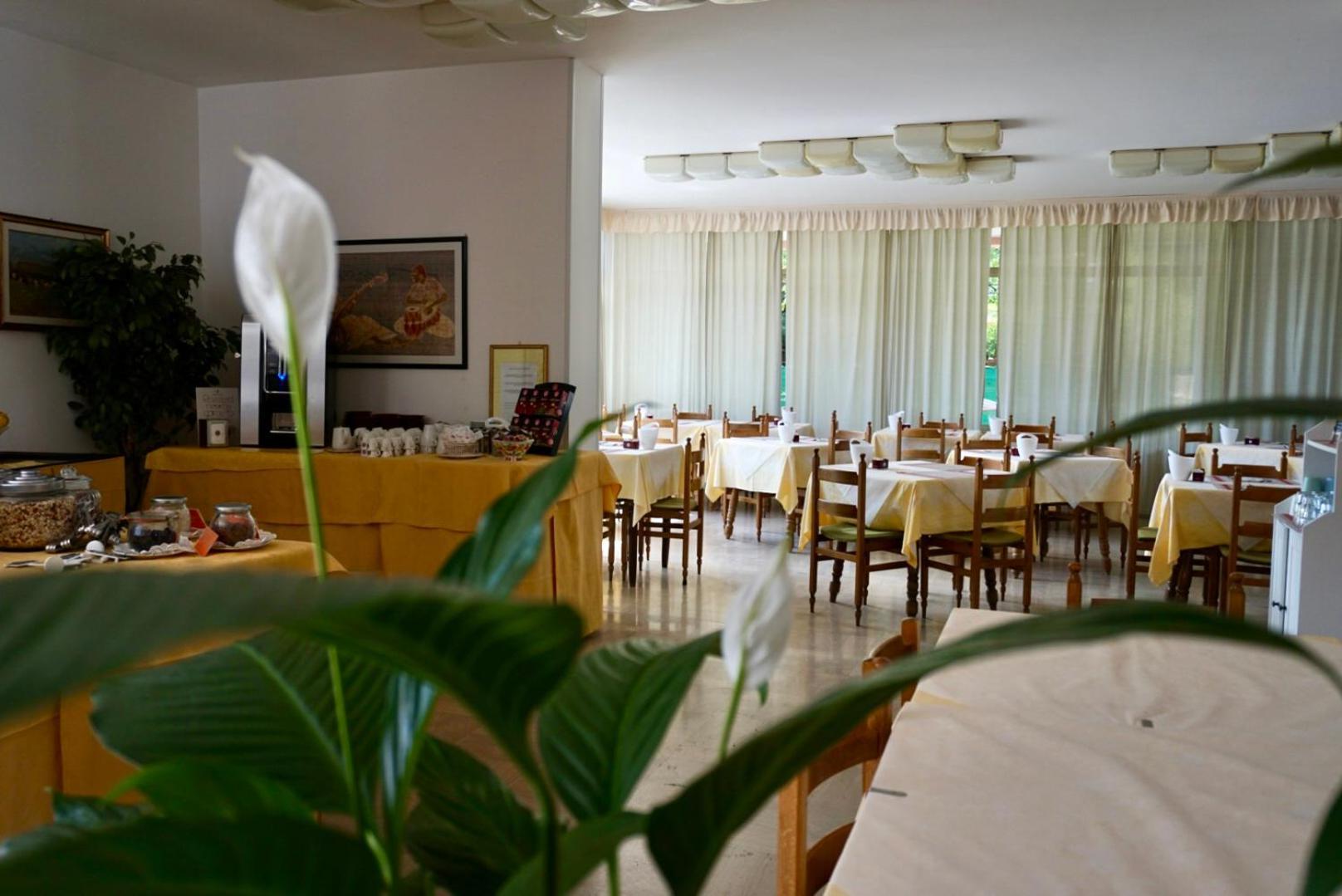 Hotel Diana Riva del Garda Extérieur photo